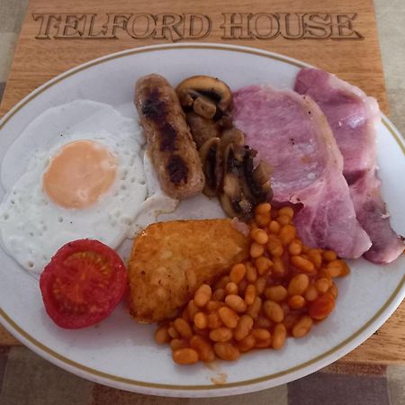 Bed and Breakfast Telford House Милтон-Кейнс Экстерьер фото