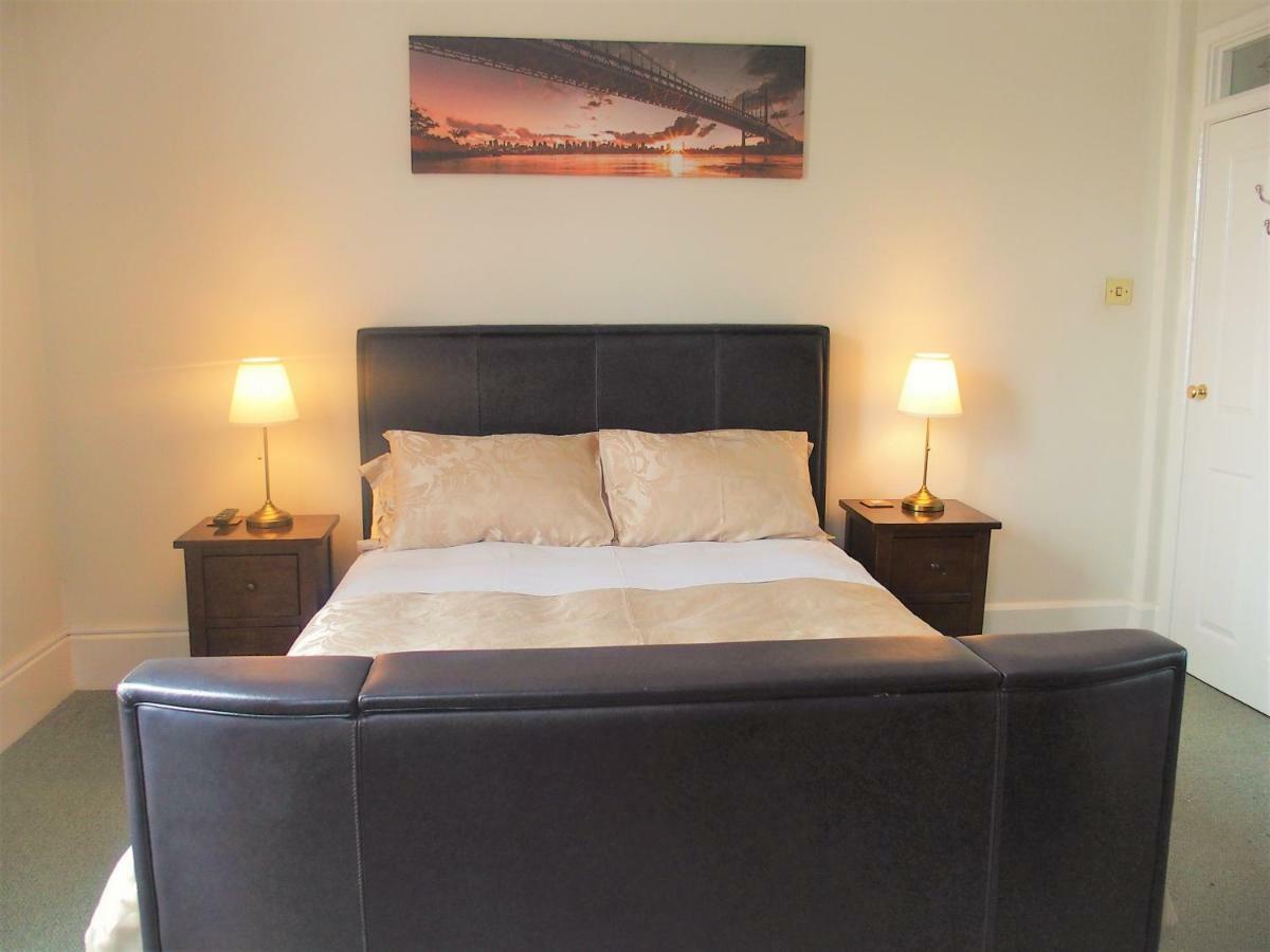 Bed and Breakfast Telford House Милтон-Кейнс Экстерьер фото