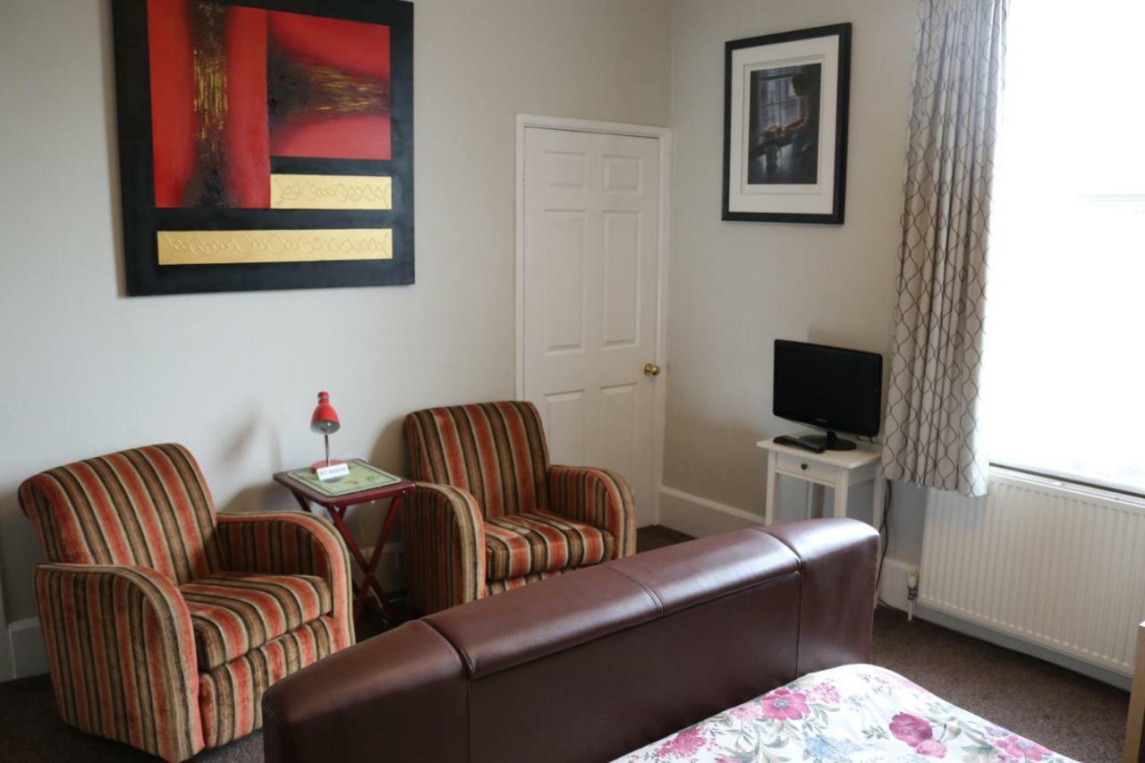 Bed and Breakfast Telford House Милтон-Кейнс Экстерьер фото